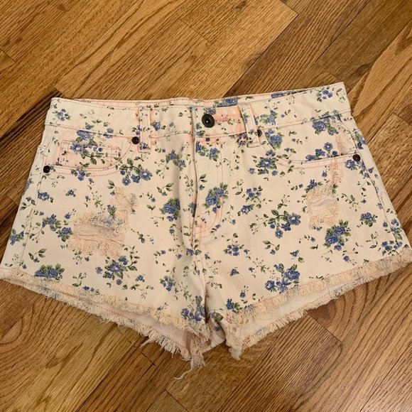 F21 Floral shorts - Picture 1 of 3